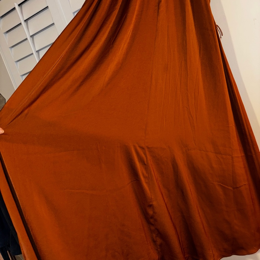Elegant Brown Dress - Picture 3 of 8